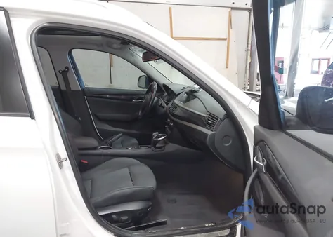 2013 BMW X1 xDrive35I из США, поврежденный, VIN WBAVM5C55DVV89082